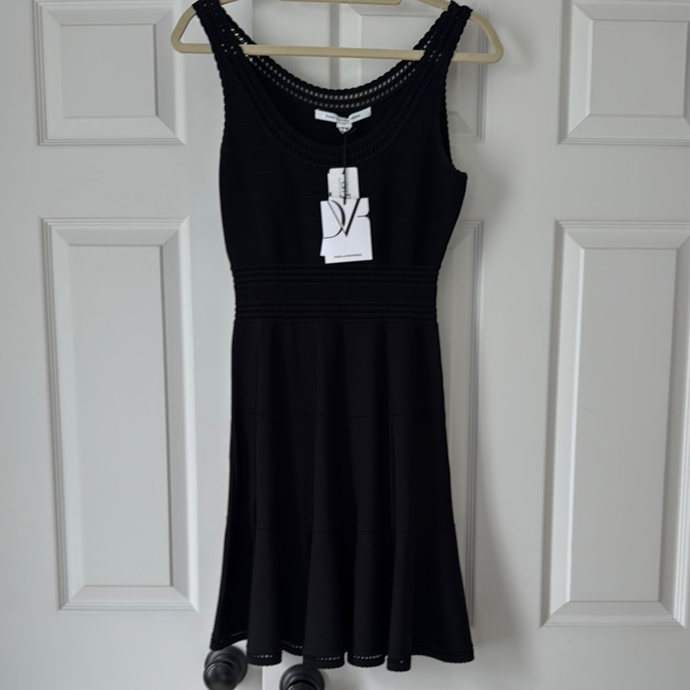 Elegant Black Sleeveless Dress